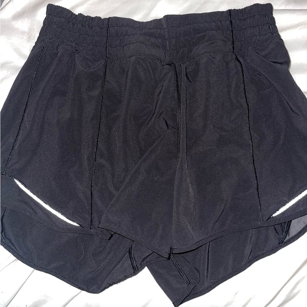 Lululemon HOTTY hot short high rise lined 4”